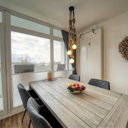 - Haus F, App 0f0203 Διαμέρισμα